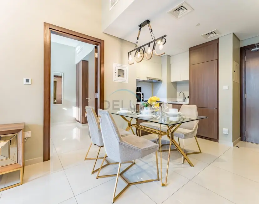 City and Burj Khalifa View 2-Bedroom, Near Dubai Water Canal, Vera Tower — Business Bay — photo 9