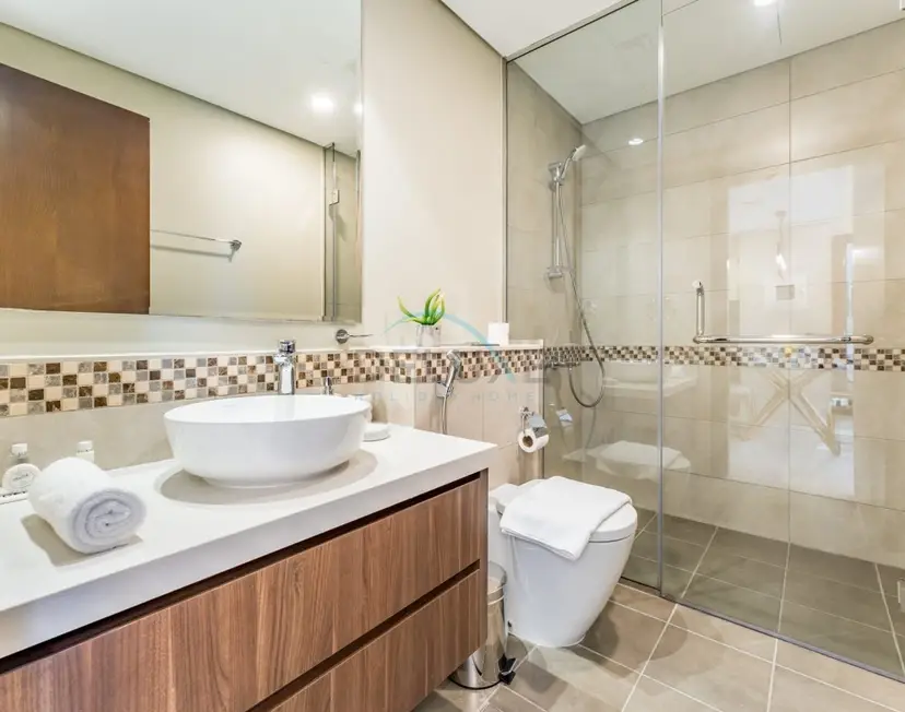 City and Burj Khalifa View 2-Bedroom, Near Dubai Water Canal, Vera Tower — Business Bay — photo 10