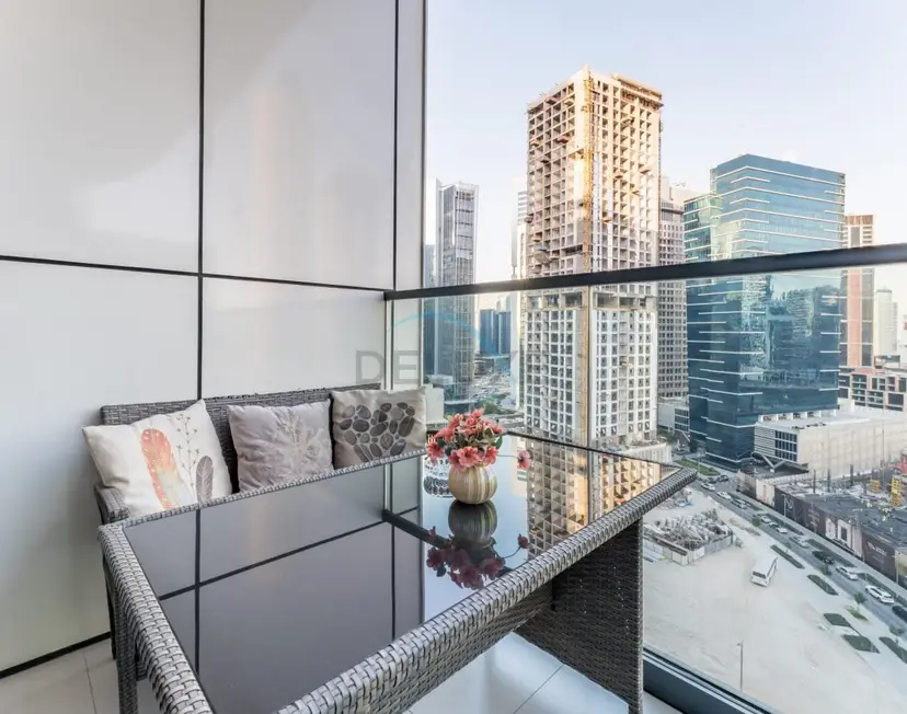 Dubai Canal and City Views 1-Bedroom, Minutes Drive to Burj Khalifa — Business Bay — photo 13