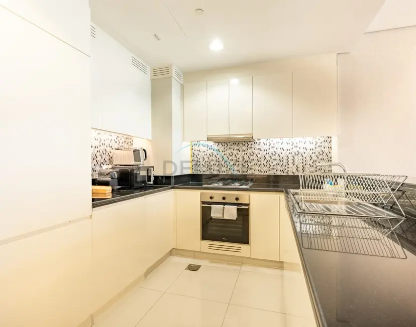 2-Bedroom with Balcony Overlooking City and Burj Khalifa — Business Bay — photo 7