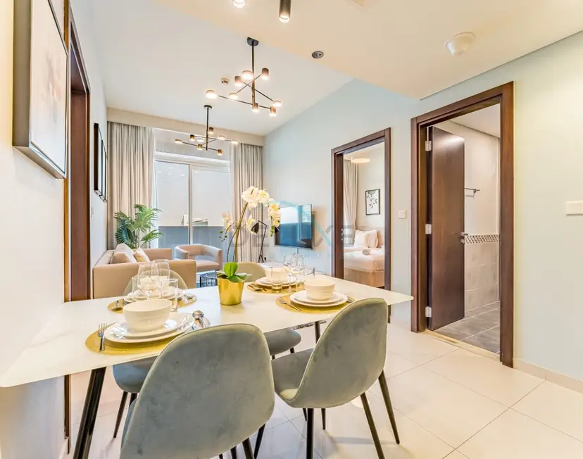 High-Rise 2-Bedroom with Dubai Water Canal View, Quick Access — Business Bay — photo 9
