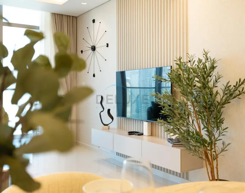 2-Bedroom with Balcony Overlooking City and Burj Khalifa — Business Bay — photo 10