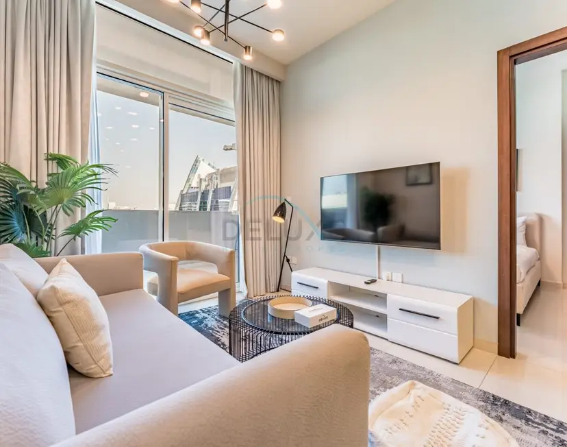 High-Rise 2-Bedroom with Dubai Water Canal View, Quick Access — Business Bay — photo 11