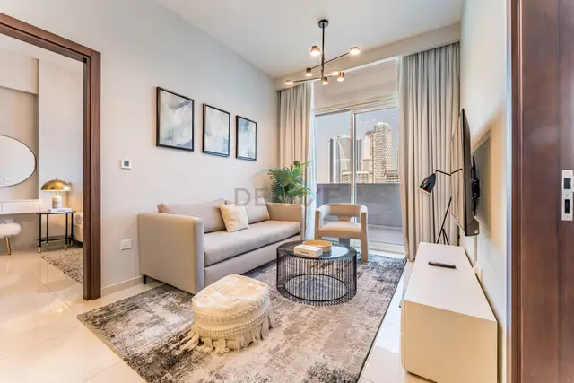 High-Rise 2-Bedroom with Dubai Water Canal View, Quick Access — Business Bay
