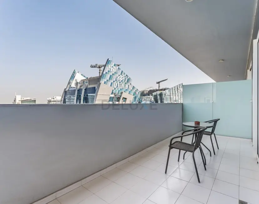High-Rise 2-Bedroom with Dubai Water Canal View, Quick Access — Business Bay — photo 14