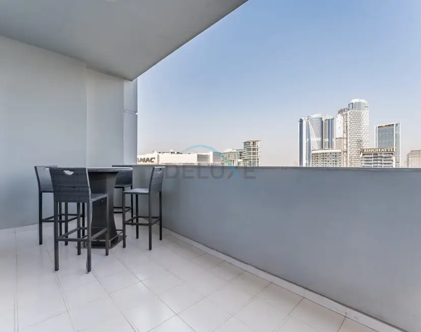 High-Rise 2-Bedroom with Dubai Water Canal View, Quick Access — Business Bay — photo 13