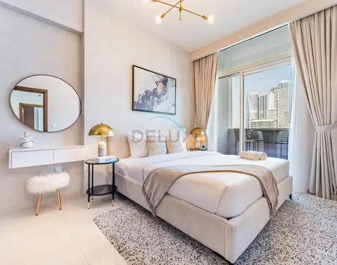 High-Rise 2-Bedroom with Dubai Water Canal View, Quick Access — Business Bay — photo 5