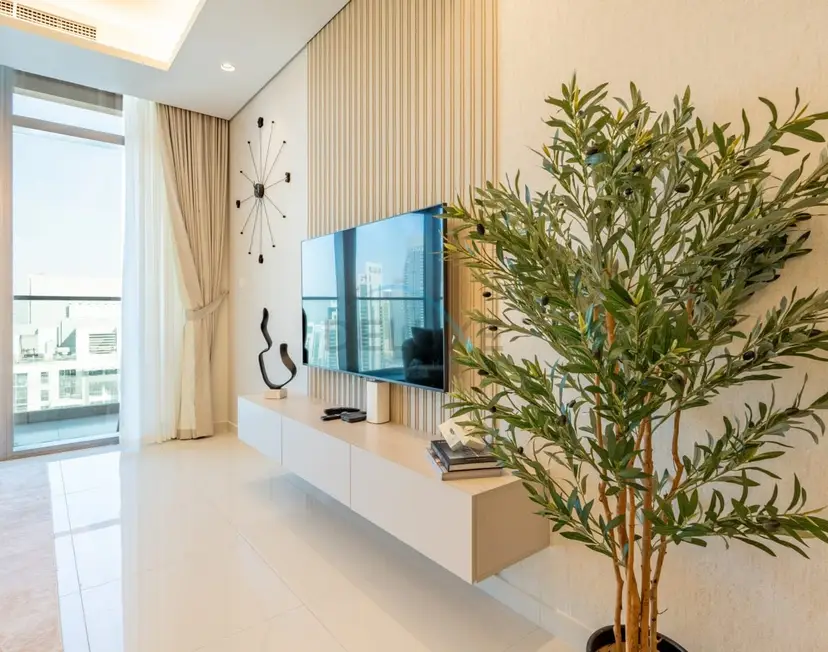2-Bedroom with Balcony Overlooking City and Burj Khalifa — Business Bay — photo 17