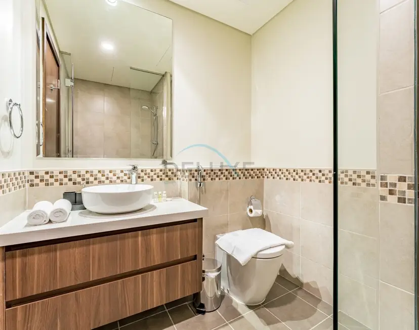 High-Rise 2-Bedroom with Dubai Water Canal View, Quick Access — Business Bay — photo 16