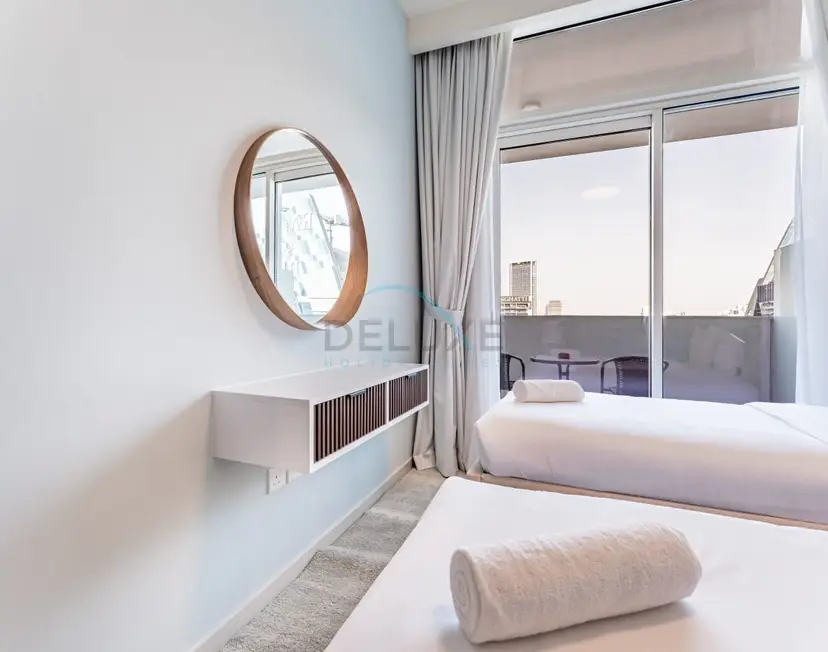 High-Rise 2-Bedroom with Dubai Water Canal View, Quick Access — Business Bay — photo 17