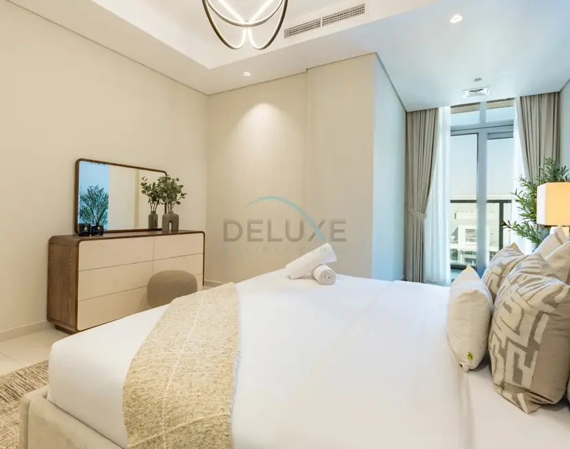 2-Bedroom with Balcony Overlooking City and Burj Khalifa — Business Bay — photo 23