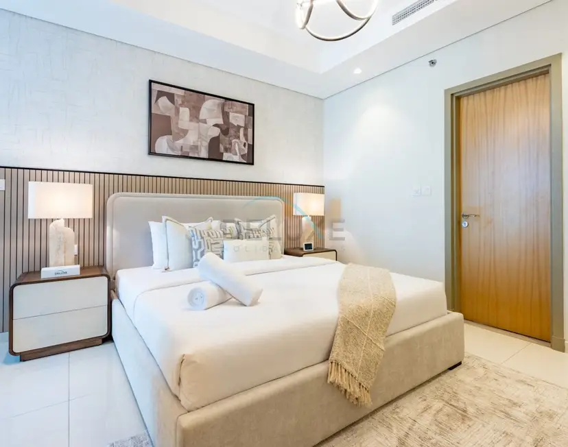 2-Bedroom with Balcony Overlooking City and Burj Khalifa — Business Bay — photo 25