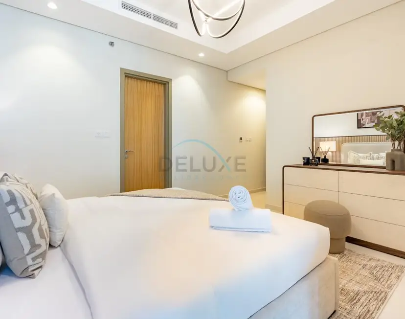 2-Bedroom with Balcony Overlooking City and Burj Khalifa — Business Bay — photo 26