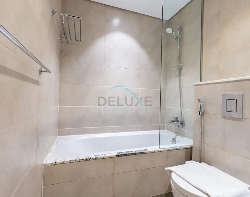 2-Bedroom with Balcony Overlooking City and Burj Khalifa — Business Bay — photo 28