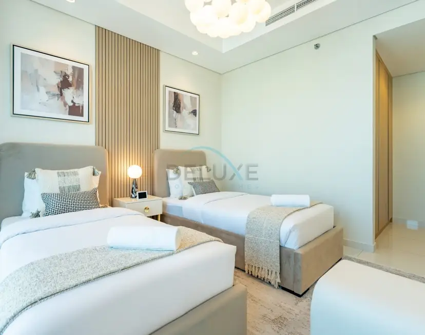 2-Bedroom with Balcony Overlooking City and Burj Khalifa — Business Bay — photo 32
