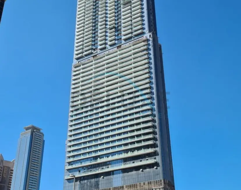 2-Bedroom with Balcony Overlooking City and Burj Khalifa — Business Bay — photo 37