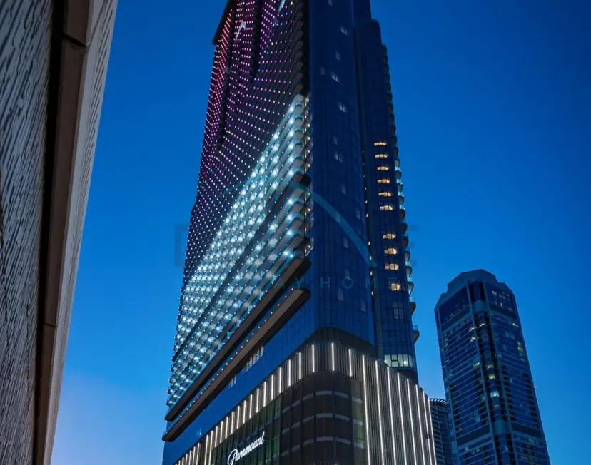 2-Bedroom with Balcony Overlooking City and Burj Khalifa — Business Bay — photo 38