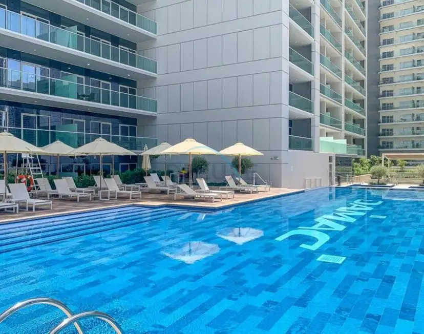 High-Rise 2-Bedroom with Dubai Water Canal View, Quick Access — Business Bay — photo 25