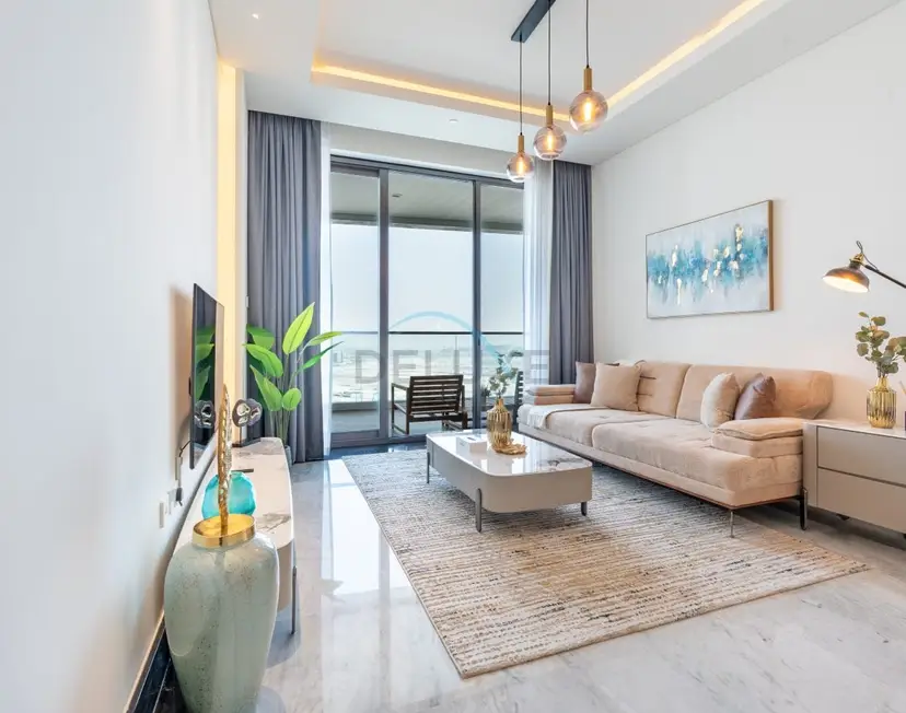 Spacious Balcony with Private Jacuzzi and Stunning Views — Business Bay — photo 2