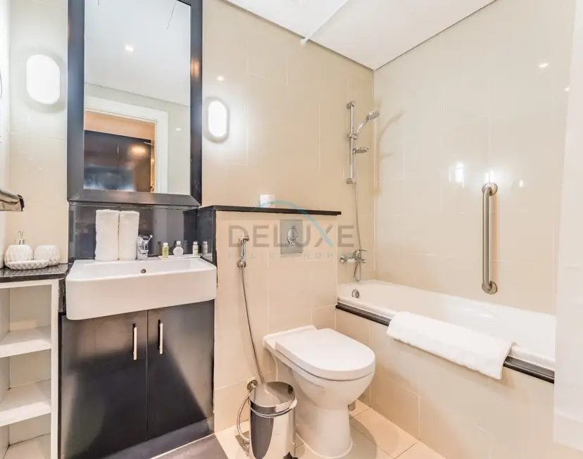City View Studio on High Floor, Steps from Metro, Beside Water Canal — Business Bay — photo 7