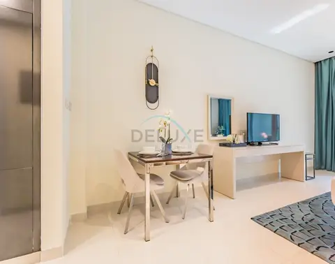 City View Studio on High Floor, Steps from Metro, Beside Water Canal — Business Bay — photo 3