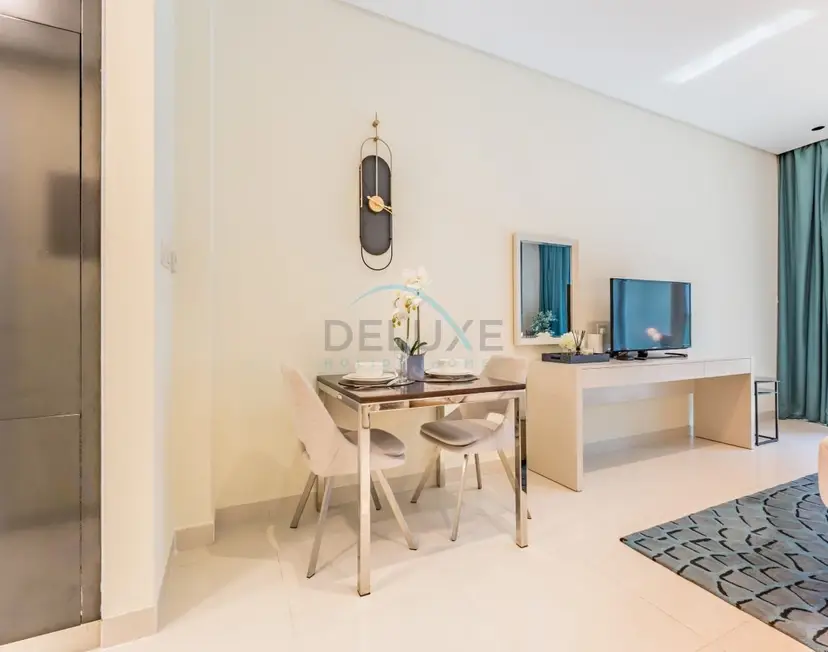 City View Studio on High Floor, Steps from Metro, Beside Water Canal — Business Bay — photo 3