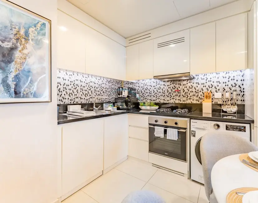Steps from Dubai Water Canal 2-Bedroom, Near Safa Park & SZR, Easy — Business Bay — photo 8