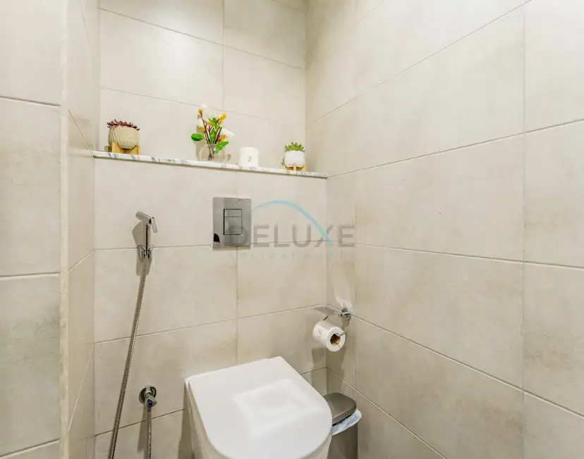 Steps from Dubai Water Canal 2-Bedroom, Near Safa Park & SZR, Easy — Business Bay — photo 10
