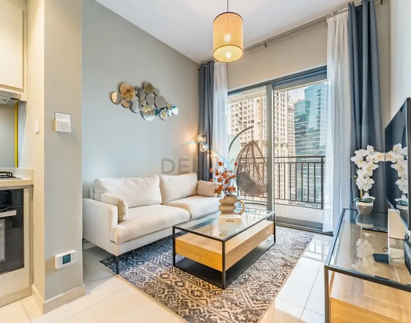 Facing the Dubai Water Canal 1-Bedroom, Minutes from Metro with Easy — Business Bay — photo 2
