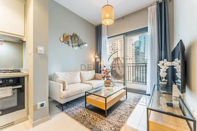 Facing the Dubai Water Canal 1-Bedroom, Minutes from Metro with Easy — Business Bay