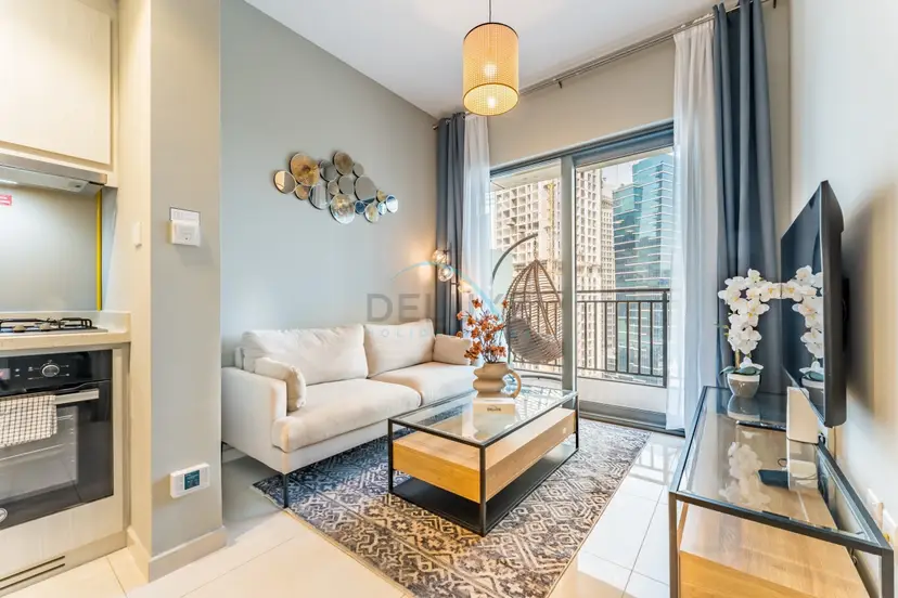 Facing the Dubai Water Canal 1-Bedroom, Minutes from Metro with Easy — Business Bay — photo 1