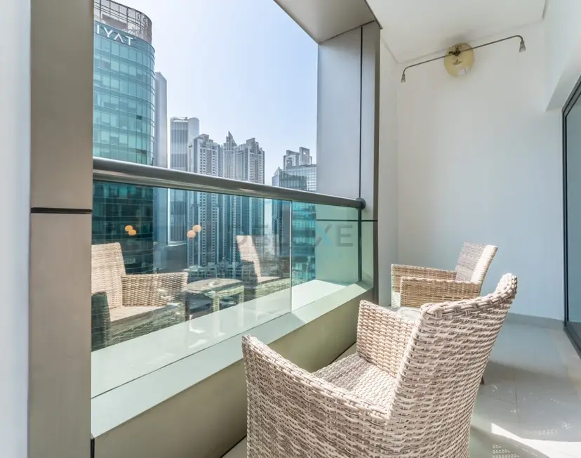 City View Studio on High Floor, Steps from Metro, Beside Water Canal — Business Bay — photo 9