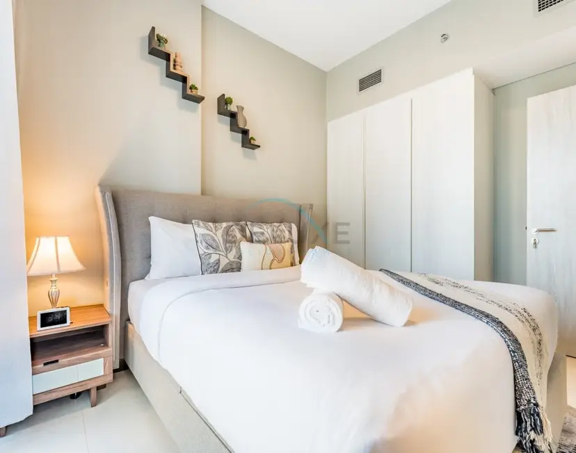 Facing the Dubai Water Canal 1-Bedroom, Minutes from Metro with Easy — Business Bay — photo 5