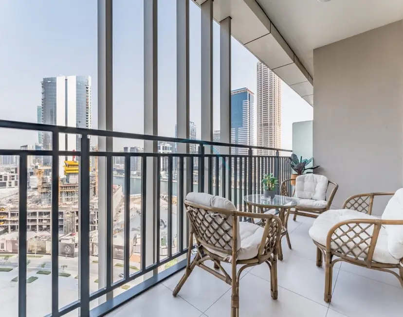 Facing the Dubai Water Canal 1-Bedroom, Minutes from Metro with Easy — Business Bay — photo 13