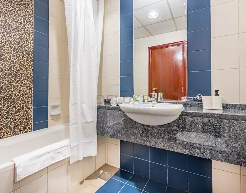 Studio Near Dubai Water Canal and Bus Station — Business Bay — photo 14
