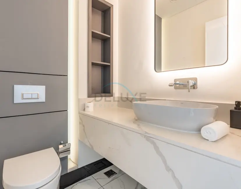 Spacious Balcony with Private Jacuzzi and Stunning Views — Business Bay — photo 17