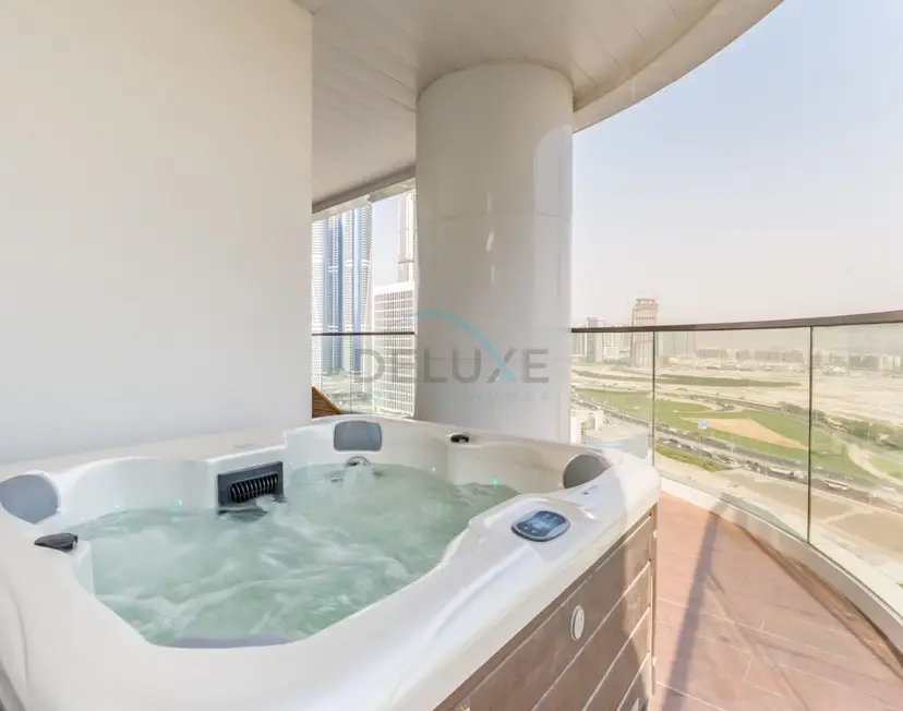 Spacious Balcony with Private Jacuzzi and Stunning Views — Business Bay — photo 3