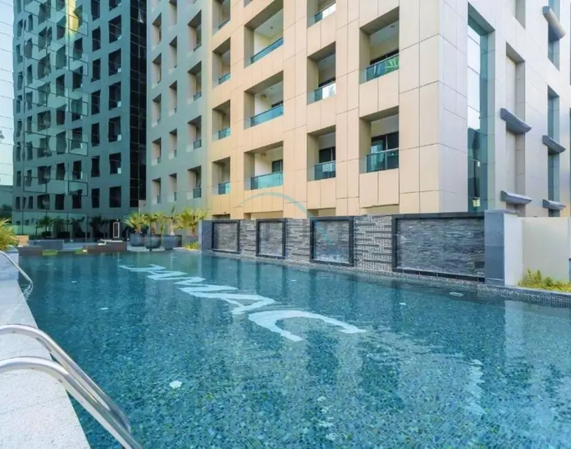 City View Studio on High Floor, Steps from Metro, Beside Water Canal — Business Bay — photo 5