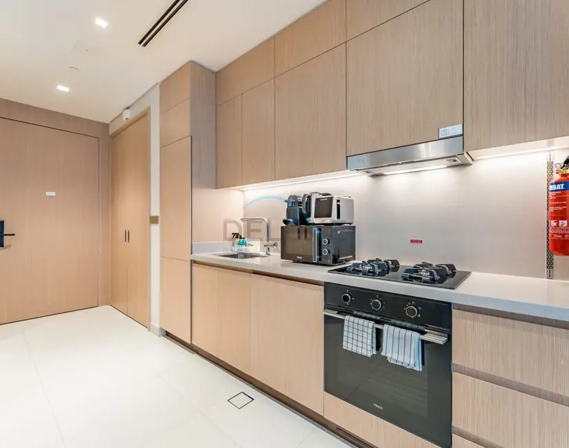 Luxury 1-Bedroom Stay, Directly Connected to Dubai Mall with Easy Access — Downtown Dubai — photo 11