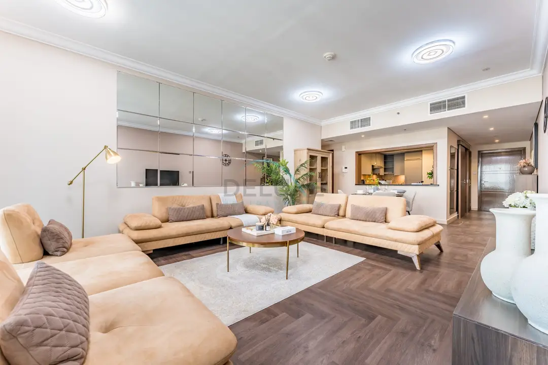 Apartment near Burj Khalifa and Dubai Mall, Central Location — Downtown Dubai