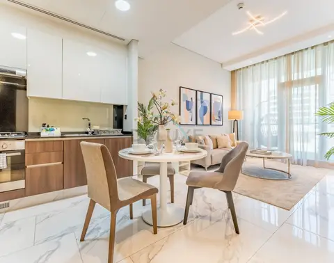 Stunning 1-Bedroom with Panoramic Canal Views, Convenient — Business Bay — photo 3