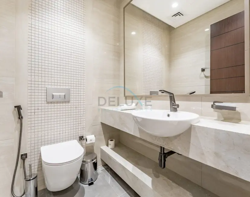Spacious High-Floor 2-Bedroom with Stunning City and Burj Khalifa Views — Business Bay — photo 9
