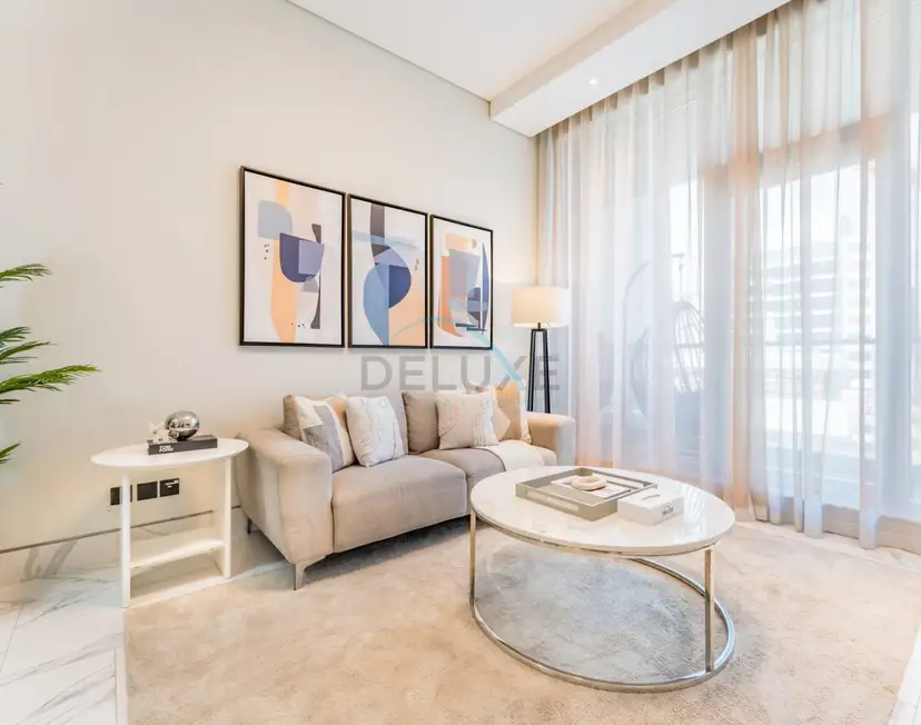 Stunning 1-Bedroom with Panoramic Canal Views, Convenient — Business Bay — photo 11