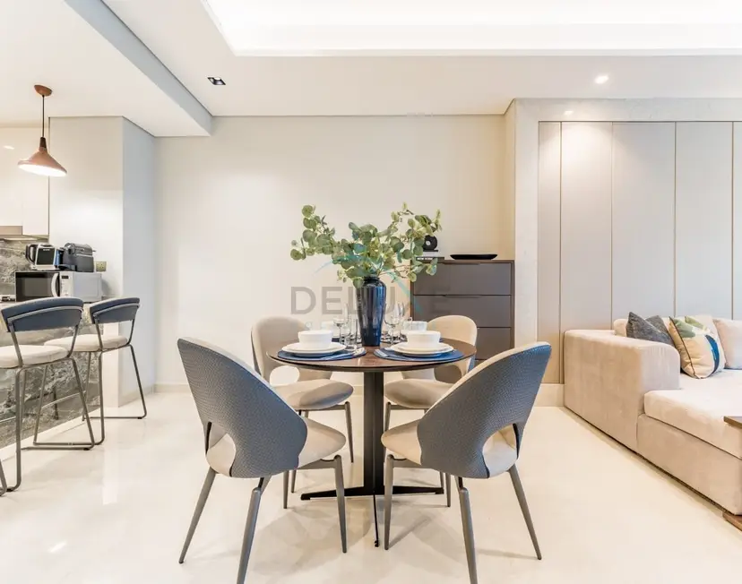 Spacious High-Floor 2-Bedroom with Stunning City and Burj Khalifa Views — Business Bay — photo 4