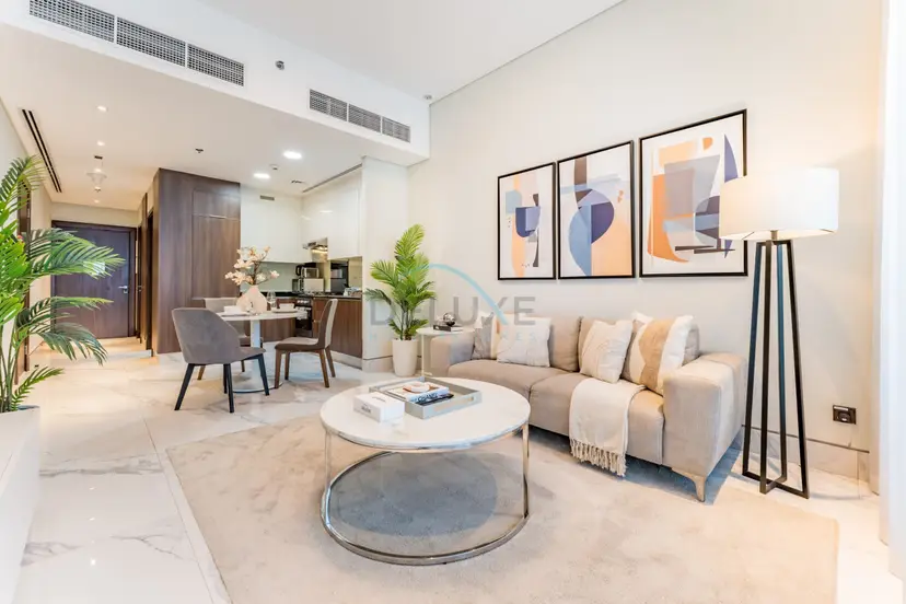 Stunning 1-Bedroom with Panoramic Canal Views, Convenient — Business Bay — photo 1