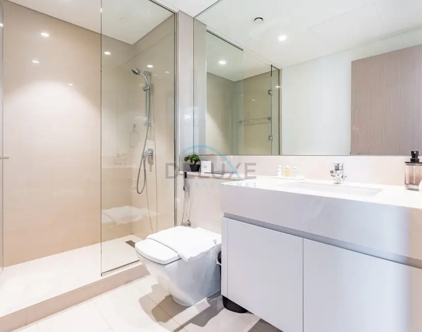 Magnificent 2-Bedroom Apartment at Act One Act Two Tower — Downtown Dubai — photo 12