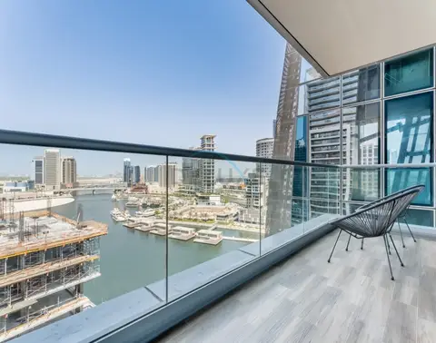 Stunning 1-Bedroom with Panoramic Canal Views, Convenient — Business Bay — photo 4