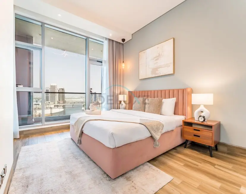 Stunning 1-Bedroom with Panoramic Canal Views, Convenient — Business Bay — photo 5