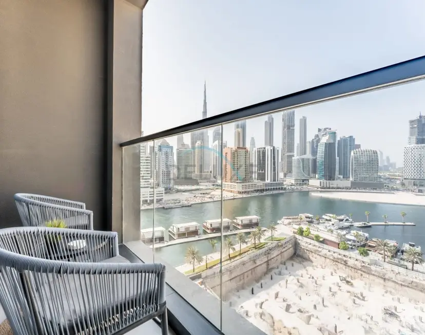 Burj Khalifa and Dubai Canal Views — Business Bay — photo 16
