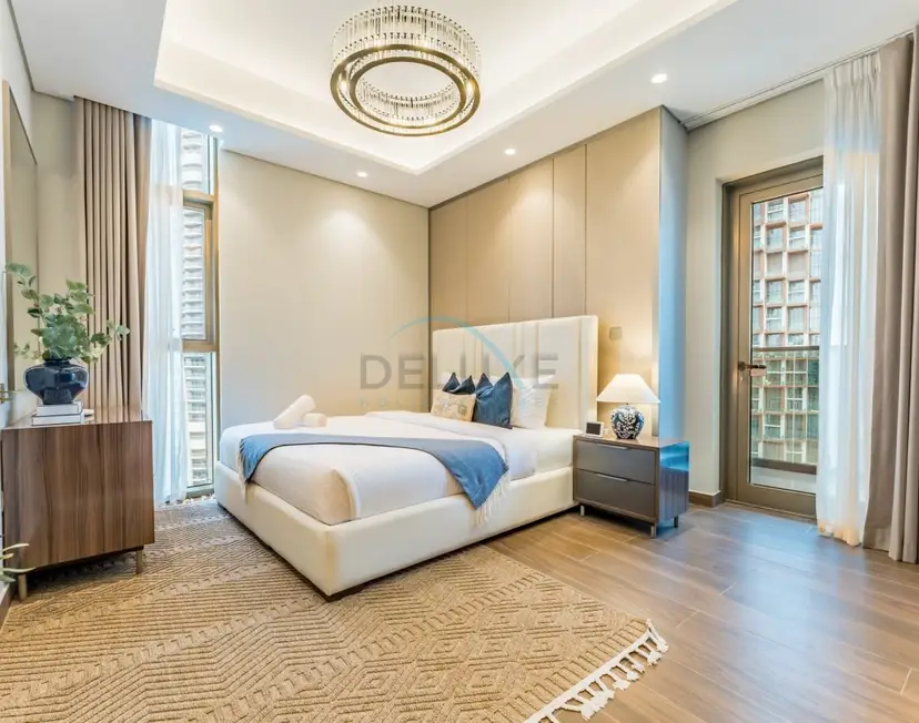 Spacious High-Floor 2-Bedroom with Stunning City and Burj Khalifa Views — Business Bay — photo 6